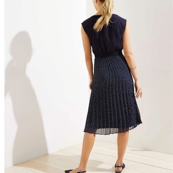 LOFT Henley Top Pleated Skirt Round Neck Cap Sleeve Dress Navy Office Size 6 - Picture 2 of 12